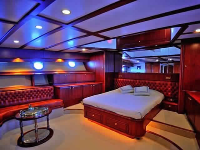yacht-classique-deluxe-31m-8-pax-VIP-39.jpg  