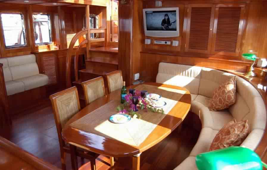 goelette-luxe-28m-6-pax-a-vendre-prestige-boat-13.jpg