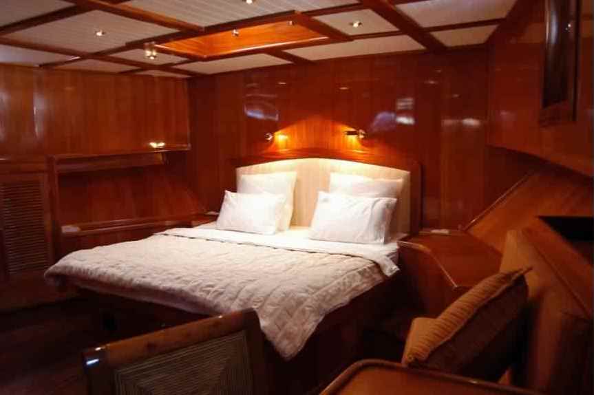 goelette-luxe-28m-6-pax-a-vendre-prestige-boat-4.jpg