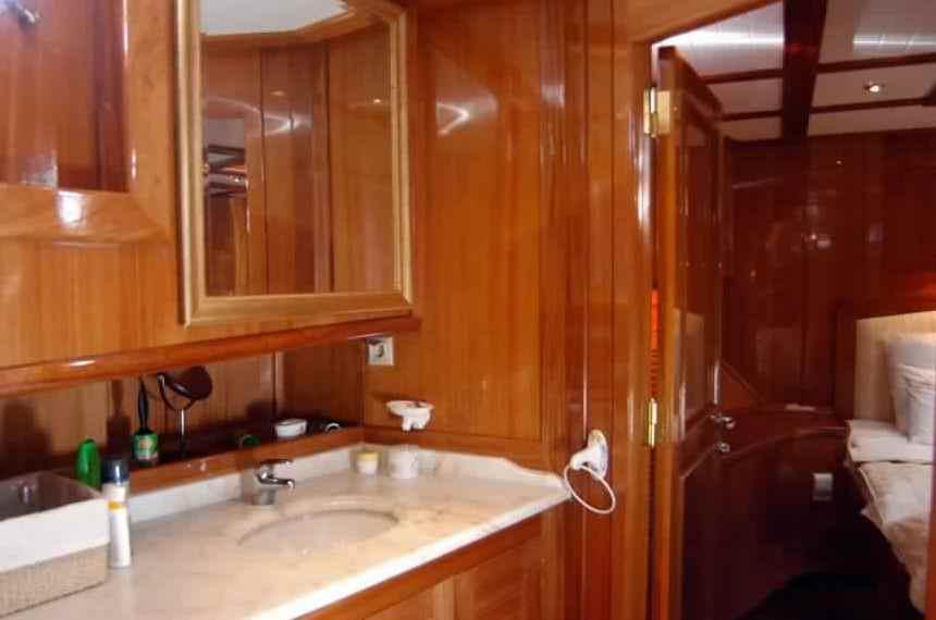 goelette-luxe-28m-6-pax-a-vendre-prestige-boat-6.jpg