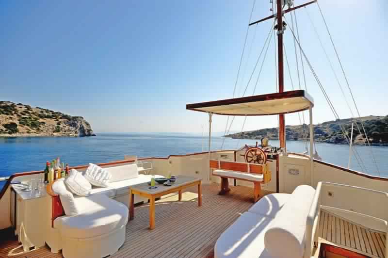 yacht-classique-deluxe-31m-8-pax-VIP-28.jpg