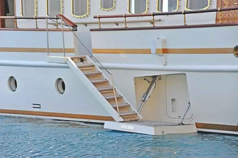 yacht-classique-deluxe-31m-8-pax-VIP-30.jpg