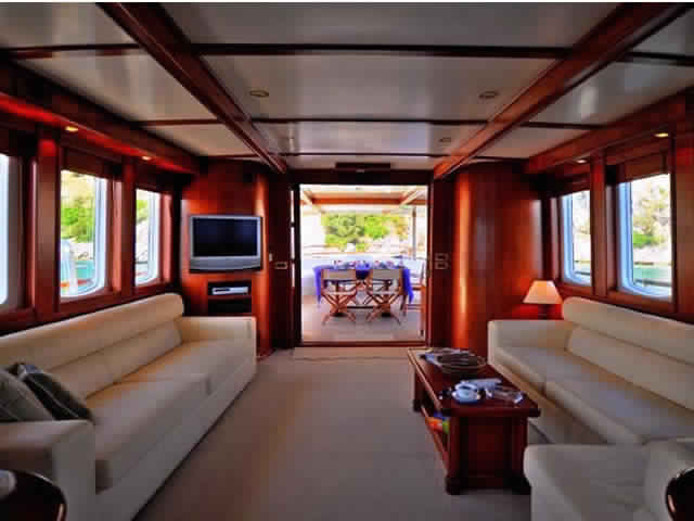 yacht-classique-deluxe-31m-8-pax-VIP-35.jpg
